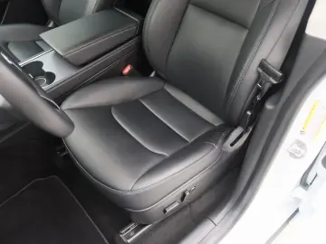 TESLA Model Y Standard RWD Plus 351pk [ LFP ACCU AUTOP