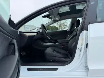 TESLA Model 3 Mod. 2021 Long Range Facelift Wärmep AHK