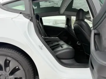 TESLA Model 3 Mod. 2021 Long Range Facelift Wärmep AHK