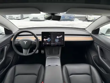 TESLA Model 3 Mod. 2021 Long Range Facelift Wärmep AHK