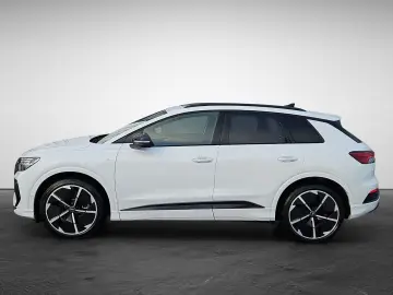 AUDI Q4 e-tron 45 S line AHK Navi Pano Matrix SONOS 2