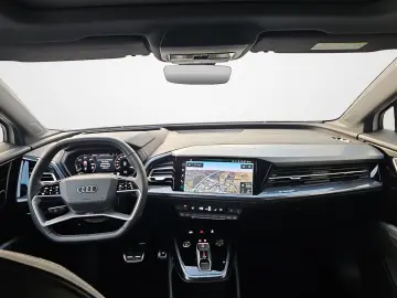 AUDI Q4 e-tron 45 S line AHK Navi Pano Matrix SONOS 2