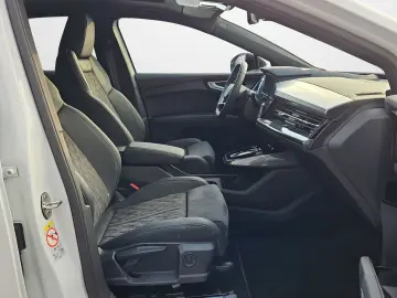 AUDI Q4 e-tron 45 S line AHK Navi Pano Matrix SONOS 2