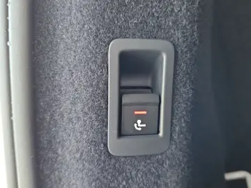 AUDI Q4 e-tron 45 S line AHK Navi Pano Matrix SONOS 2