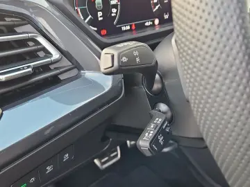 AUDI Q4 e-tron 45 S line AHK Navi Pano Matrix SONOS 2