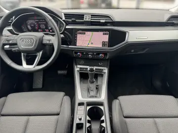 AUDI Q3 advanced 35 TFSI S tronic AHK Navi SHZ PDC