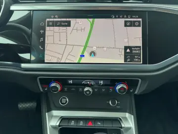 AUDI Q3 advanced 35 TFSI S tronic AHK Navi SHZ PDC