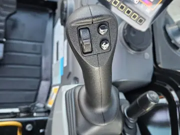 CAT 303.5 CR 2022 2581 mth 303.5CR 303 302 302.7