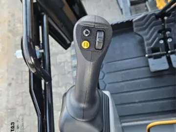 CAT 303.5 CR 2022 2581 mth 303.5CR 303 302 302.7