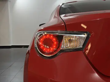 TOYOTA GT86 Pure  Navi Strebe ProTrackWheels KW Optik