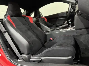 TOYOTA GT86 Pure  Navi Strebe ProTrackWheels KW Optik