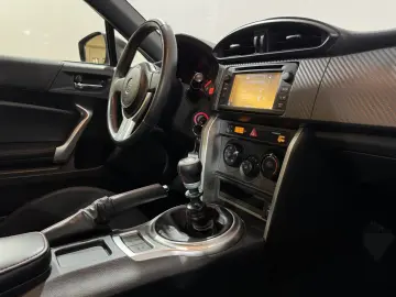 TOYOTA GT86 Pure  Navi Strebe ProTrackWheels KW Optik