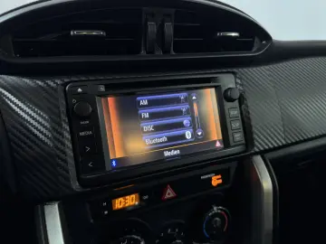 TOYOTA GT86 Pure  Navi Strebe ProTrackWheels KW Optik