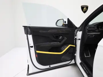 LAMBORGHINI Urus Performante I Lamborghini Hamburg