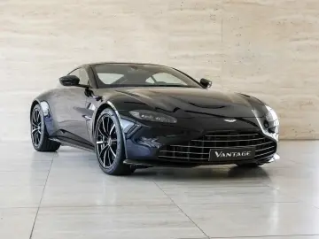 Aston Martin DB8