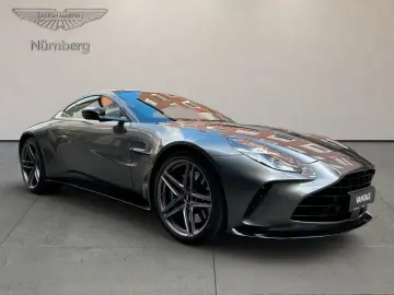 Aston Martin DB8