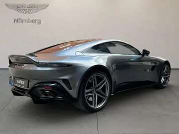 Aston Martin DB8