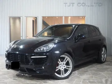 PORSCHE Cayenne Turbo S