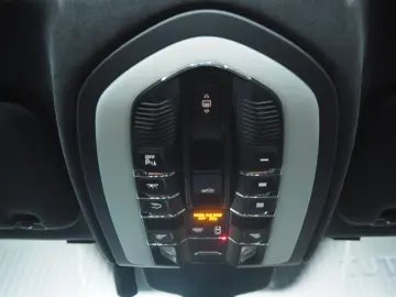 PORSCHE Cayenne Turbo S