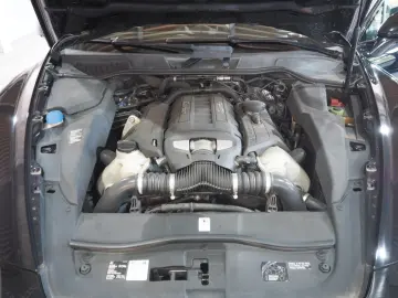 PORSCHE Cayenne Turbo S