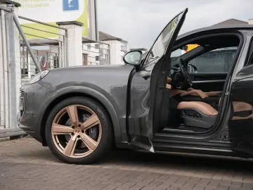 PORSCHE E-Hybrid Coupé SPORTDESIGN-AHK-22 -LEDER BEIGE