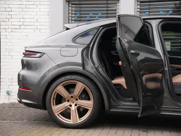 PORSCHE E-Hybrid Coupé SPORTDESIGN-AHK-22 -LEDER BEIGE