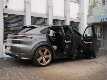 PORSCHE E-Hybrid Coupé SPORTDESIGN-AHK-22 -LEDER BEIGE