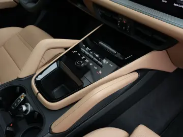 PORSCHE E-Hybrid Coupé SPORTDESIGN-AHK-22 -LEDER BEIGE