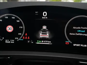 PORSCHE E-Hybrid Coupé SPORTDESIGN-AHK-22 -LEDER BEIGE