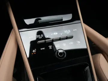 PORSCHE E-Hybrid Coupé SPORTDESIGN-AHK-22 -LEDER BEIGE