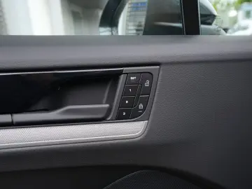PORSCHE E-Hybrid Coupé SPORTDESIGN-AHK-22 -LEDER BEIGE