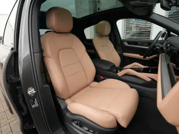 PORSCHE E-Hybrid Coupé SPORTDESIGN-AHK-22 -LEDER BEIGE