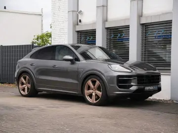 PORSCHE E-Hybrid Coupé SPORTDESIGN-AHK-22 -LEDER BEIGE