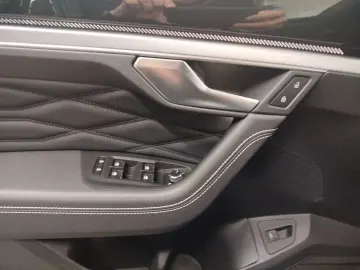 VW Touareg R-Line 3.0 V6 TSI 4Motion PANO STHZG HUD